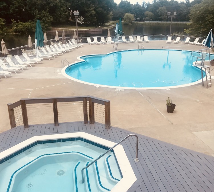 westridge-lounge-pool-spa-photo